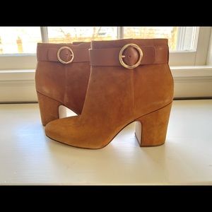 Authentic MICHAEL Michael Kors Suede Block Heel booties : brown. Only worn once